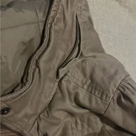 dear ab jacket Juniors L Tan Bomber Style Fitted Missing Hoodie Quilted Lining - Picture 6 of 8